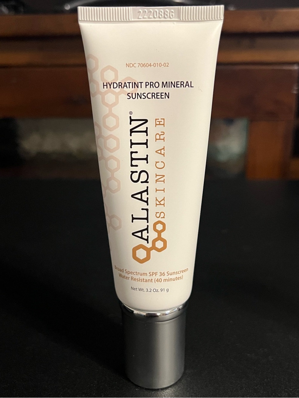 NWOB Alastin Skincare Hydratint Pro Mineral Sunscreen - SPF 36 Water Resistant